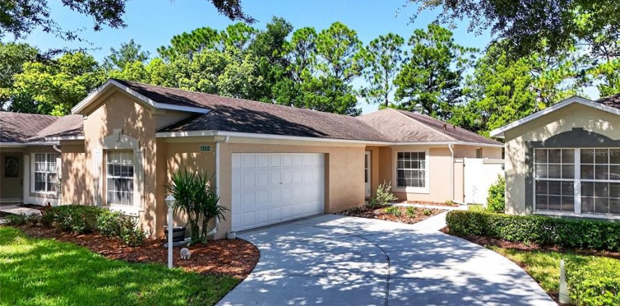 Villa ou maison à Clermont, Floride 2 chambres, 108.7 m2 № 2305933
