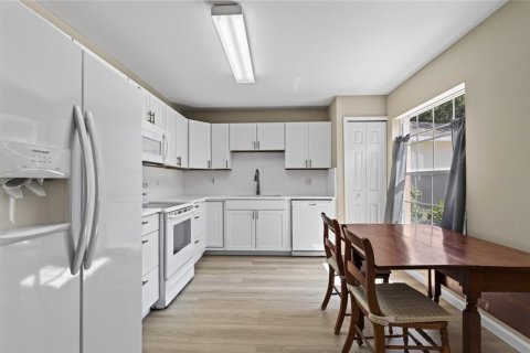 Villa ou maison à vendre à Clermont, Floride: 2 chambres, 108.7 m2 № 2305933 - photo 9