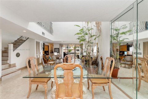 Condo in Sunny Isles Beach, Florida, 3 bedrooms  № 1830771 - photo 10