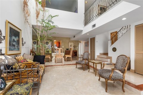 Condo in Sunny Isles Beach, Florida, 3 bedrooms  № 1830771 - photo 18