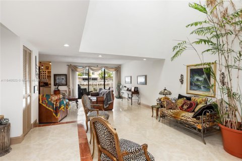 Condo in Sunny Isles Beach, Florida, 3 bedrooms  № 1830771 - photo 11