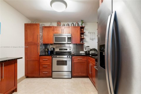 Condo in Sunny Isles Beach, Florida, 3 bedrooms  № 1830771 - photo 20