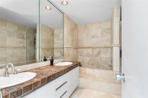 Condo in Sunny Isles Beach, Florida, 3 bedrooms  № 1830771 - photo 30