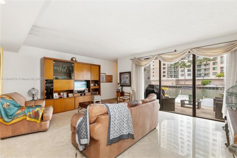 Condo in Sunny Isles Beach, Florida, 3 bedrooms  № 1830771 - photo 14