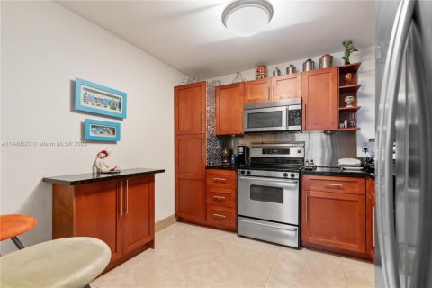 Condo in Sunny Isles Beach, Florida, 3 bedrooms  № 1830771 - photo 21