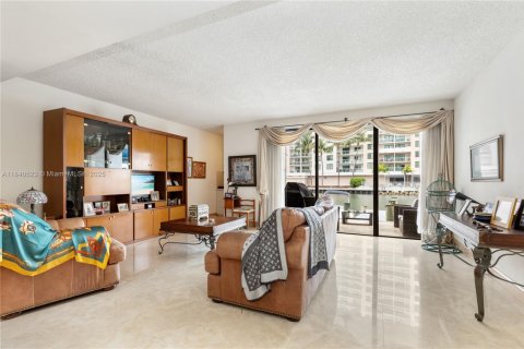 Condo in Sunny Isles Beach, Florida, 3 bedrooms  № 1830771 - photo 13