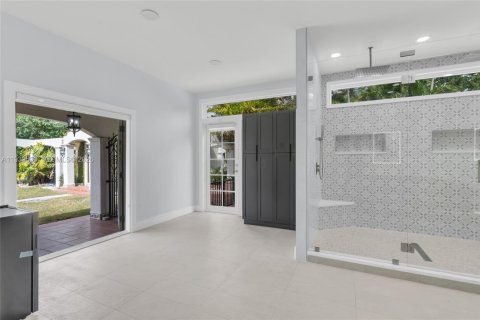 Villa ou maison à vendre à Miami, Floride: 6 chambres, 600.98 m2 № 2059716 - photo 21