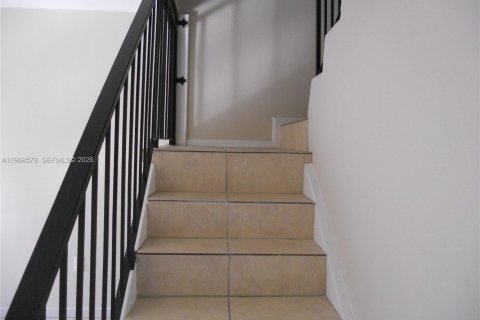 Adosado en alquiler en Homestead, Florida, 3 dormitorios, 114.46 m2 № 2030979 - foto 5