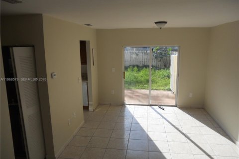 Adosado en alquiler en Homestead, Florida, 3 dormitorios, 114.46 m2 № 2030979 - foto 13