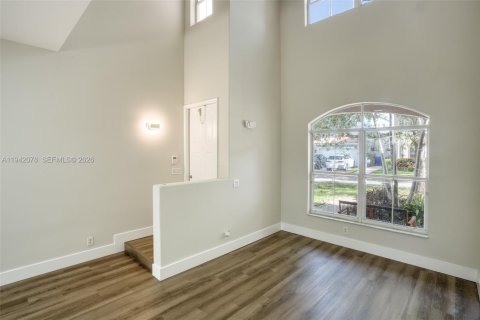 Villa ou maison à louer à Hollywood, Floride: 4 chambres, 195.93 m2 № 2000060 - photo 5