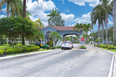 Villa ou maison à louer à Hollywood, Floride: 4 chambres, 195.93 m2 № 2000060 - photo 23