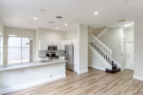 Villa ou maison à louer à Hollywood, Floride: 4 chambres, 195.93 m2 № 2000060 - photo 7