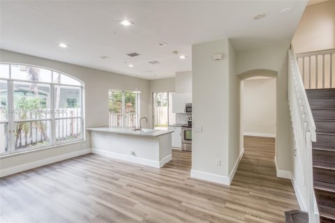 Villa ou maison à louer à Hollywood, Floride: 4 chambres, 195.93 m2 № 2000060 - photo 6