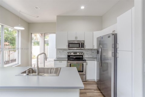 Villa ou maison à louer à Hollywood, Floride: 4 chambres, 195.93 m2 № 2000060 - photo 9