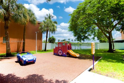 Villa ou maison à louer à Hollywood, Floride: 4 chambres, 195.93 m2 № 2000060 - photo 22