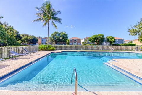 Villa ou maison à louer à Hollywood, Floride: 4 chambres, 195.93 m2 № 2000060 - photo 25
