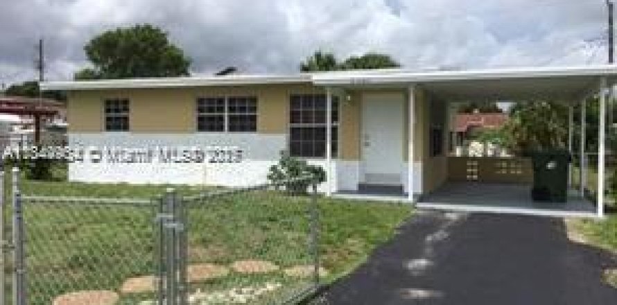 House in Fort Lauderdale, Florida 3 bedrooms, 76.64 sq.m. № 1840738