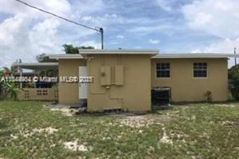 House in Fort Lauderdale, Florida 3 bedrooms, 76.64 sq.m. № 1840738 - photo 8