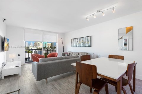Condominio en venta en Miami Beach, Florida, 1 dormitorio, 61.5 m2 № 1836817 - foto 5
