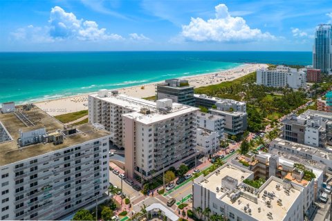 Condominio en venta en Miami Beach, Florida, 1 dormitorio, 61.5 m2 № 1836817 - foto 1