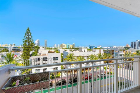 Condominio en venta en Miami Beach, Florida, 1 dormitorio, 61.5 m2 № 1836817 - foto 15