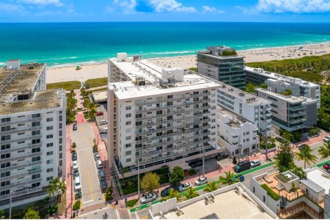 Condominio en venta en Miami Beach, Florida, 1 dormitorio, 61.5 m2 № 1836817 - foto 4