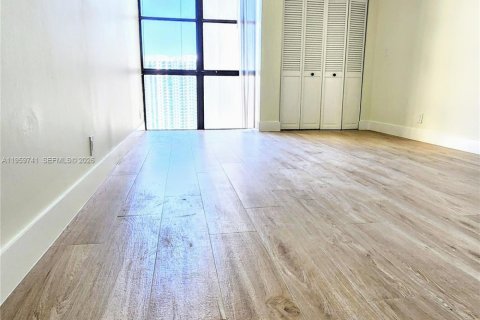 Снять в аренду кондоминиум в Авентура, Флорида 2 спальни, 116.78м2, № 2023369 - фото 6