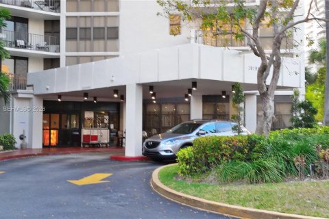 Снять в аренду кондоминиум в Авентура, Флорида 2 спальни, 116.78м2, № 2023369 - фото 27