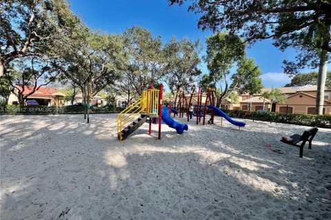 Touwnhouse à louer à Weston, Floride: 2 chambres, 109.35 m2 № 2168502 - photo 21