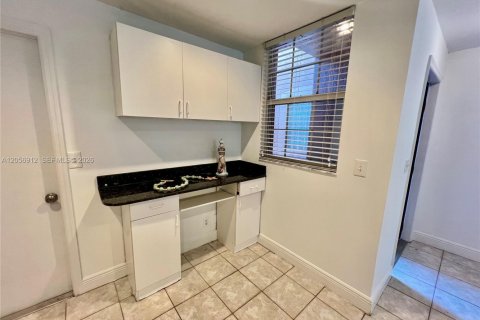 Touwnhouse à louer à Weston, Floride: 2 chambres, 109.35 m2 № 2168502 - photo 12