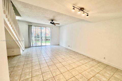 Touwnhouse à louer à Weston, Floride: 2 chambres, 109.35 m2 № 2168502 - photo 9