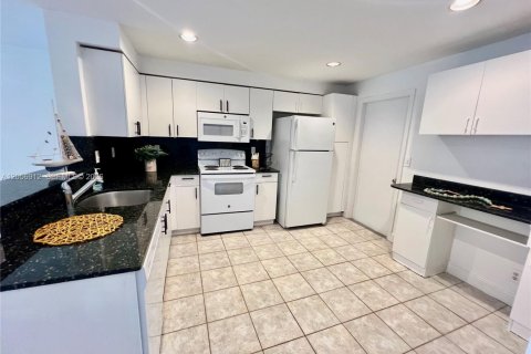 Touwnhouse à louer à Weston, Floride: 2 chambres, 109.35 m2 № 2168502 - photo 3