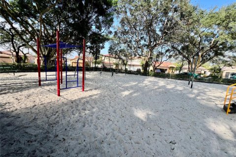 Touwnhouse à louer à Weston, Floride: 2 chambres, 109.35 m2 № 2168502 - photo 22