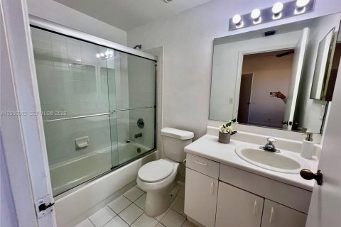 Touwnhouse à louer à Weston, Floride: 2 chambres, 109.35 m2 № 2168502 - photo 17