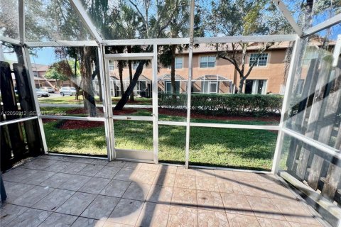 Touwnhouse à louer à Weston, Floride: 2 chambres, 109.35 m2 № 2168502 - photo 10