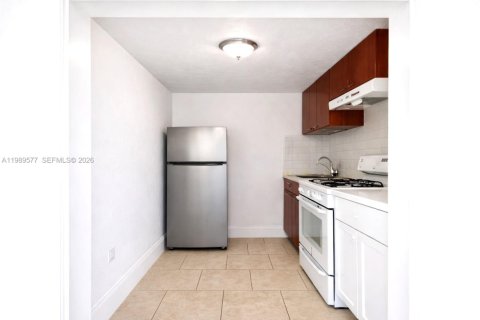 Immobilier commercial à louer à Miami, Floride: 1 chambre, 152.17 m2 № 2051616 - photo 3