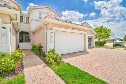 Townhouse in Punta Gorda, Florida 3 bedrooms, 183.85 sq.m. № 2372926 - photo 3