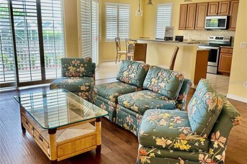 Townhouse in Punta Gorda, Florida 3 bedrooms, 183.85 sq.m. № 2372926 - photo 7