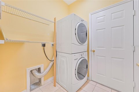 Townhouse in Punta Gorda, Florida 3 bedrooms, 183.85 sq.m. № 2372926 - photo 28