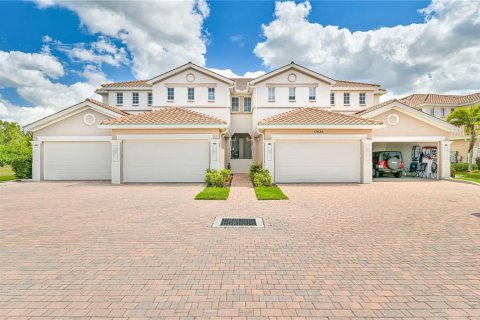 Townhouse in Punta Gorda, Florida 3 bedrooms, 183.85 sq.m. № 2372926 - photo 2