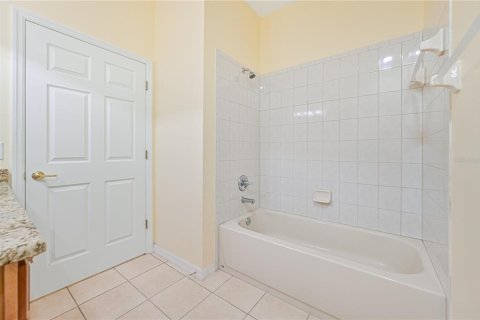 Townhouse in Punta Gorda, Florida 3 bedrooms, 183.85 sq.m. № 2372926 - photo 25