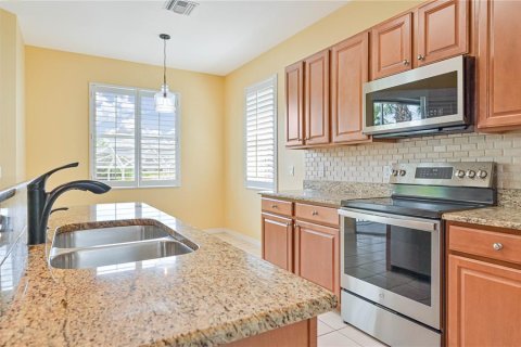 Townhouse in Punta Gorda, Florida 3 bedrooms, 183.85 sq.m. № 2372926 - photo 11