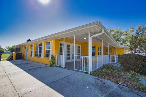 Commercial property in North Port, Florida 338.44 sq.m. № 2232967 - photo 9