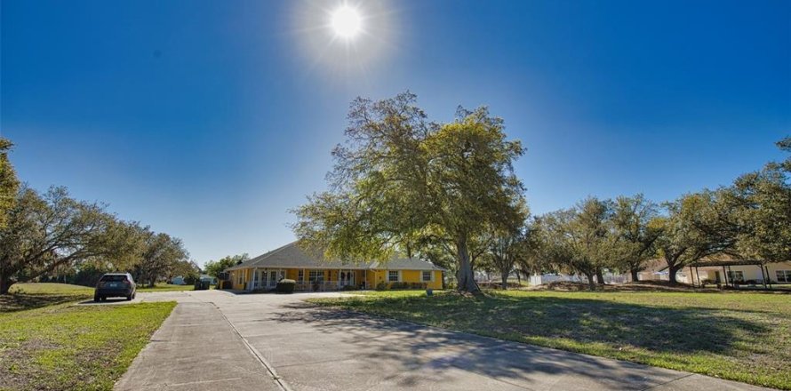 Commercial property in North Port, Florida 338.44 sq.m. № 2232967