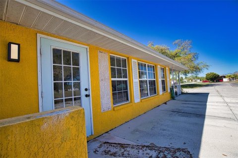 Commercial property in North Port, Florida 338.44 sq.m. № 2232967 - photo 10