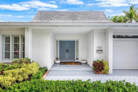 House in Gulf Stream, Florida 3 bedrooms, 203.18 sq.m. № 2158420 - photo 2