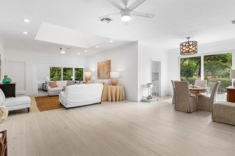 House in Gulf Stream, Florida 3 bedrooms, 203.18 sq.m. № 2158420 - photo 4