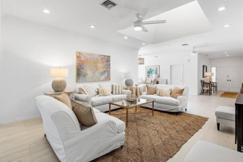 House in Gulf Stream, Florida 3 bedrooms, 203.18 sq.m. № 2158420 - photo 5