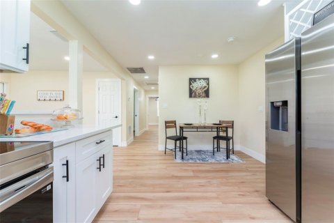 Casa en venta en Land O' Lakes, Florida, 3 dormitorios, 148.64 m2 № 2217111 - foto 15