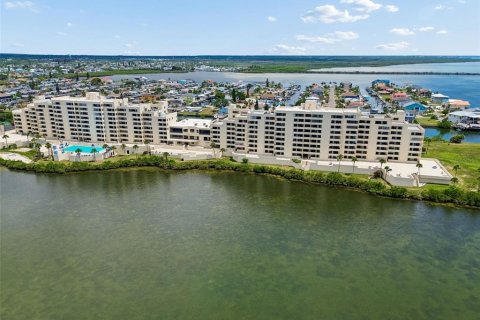 Condo in Hudson, Florida, 1 bedroom  № 2379593 - photo 26